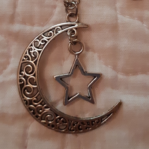 Necklace - Picture 3 of 4